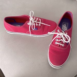 Vans women’s low top sneakers